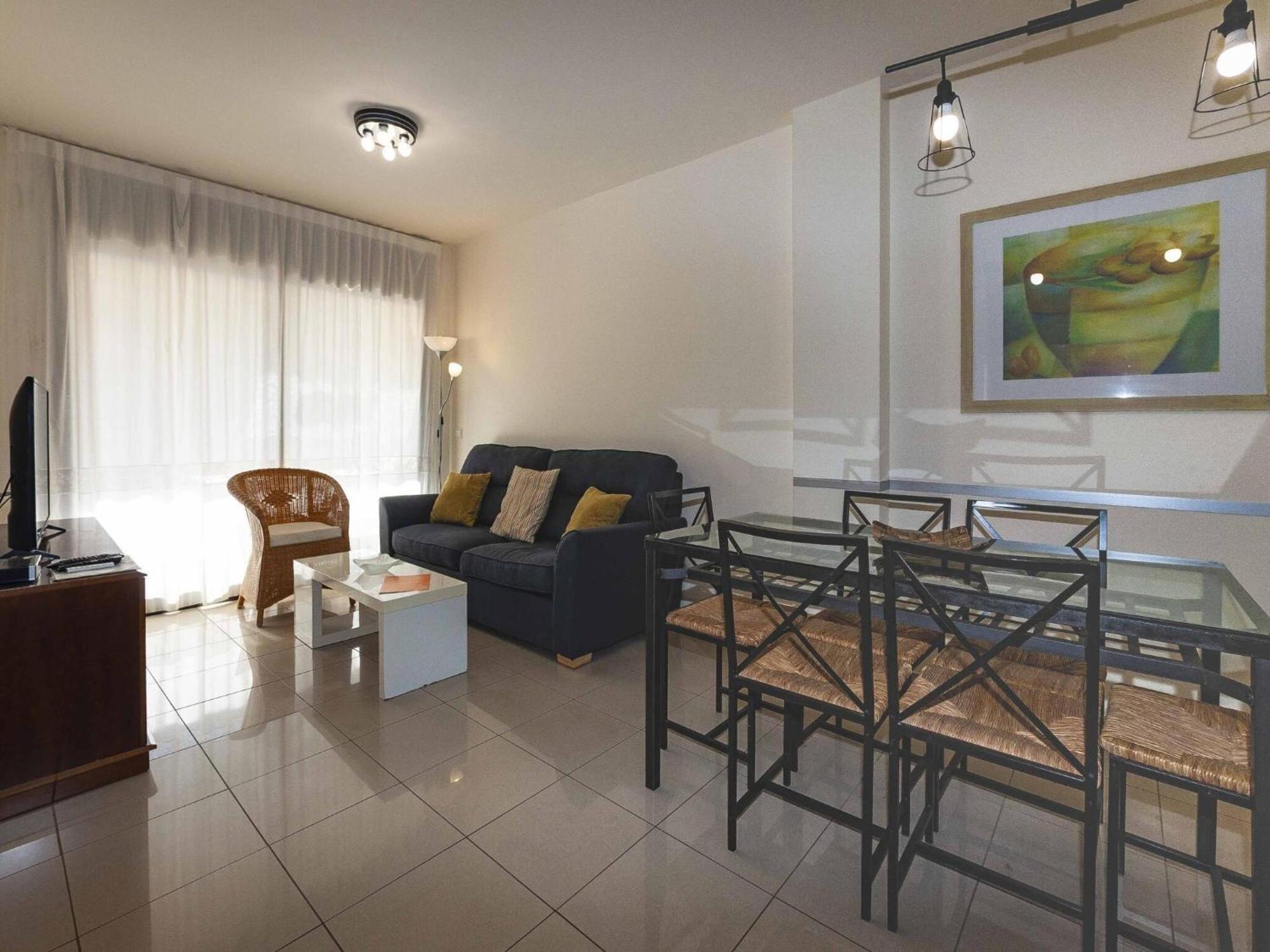 In With Balcony, Pool-view
